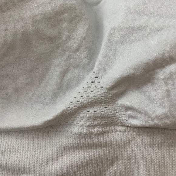 White sports bra - Picture 5 of 6